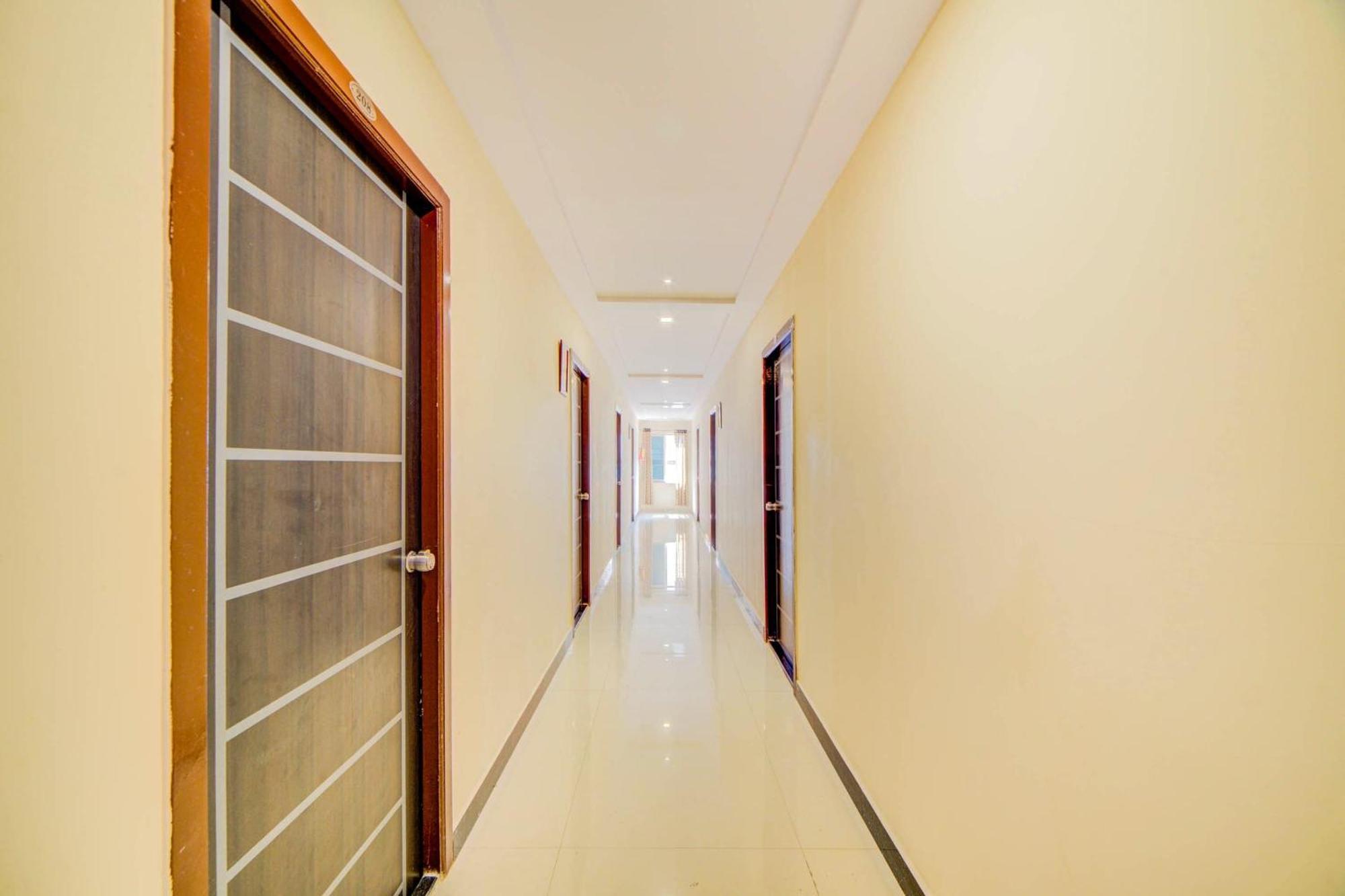 Super Hotel O White Ridge Sururnagar Εξωτερικό φωτογραφία