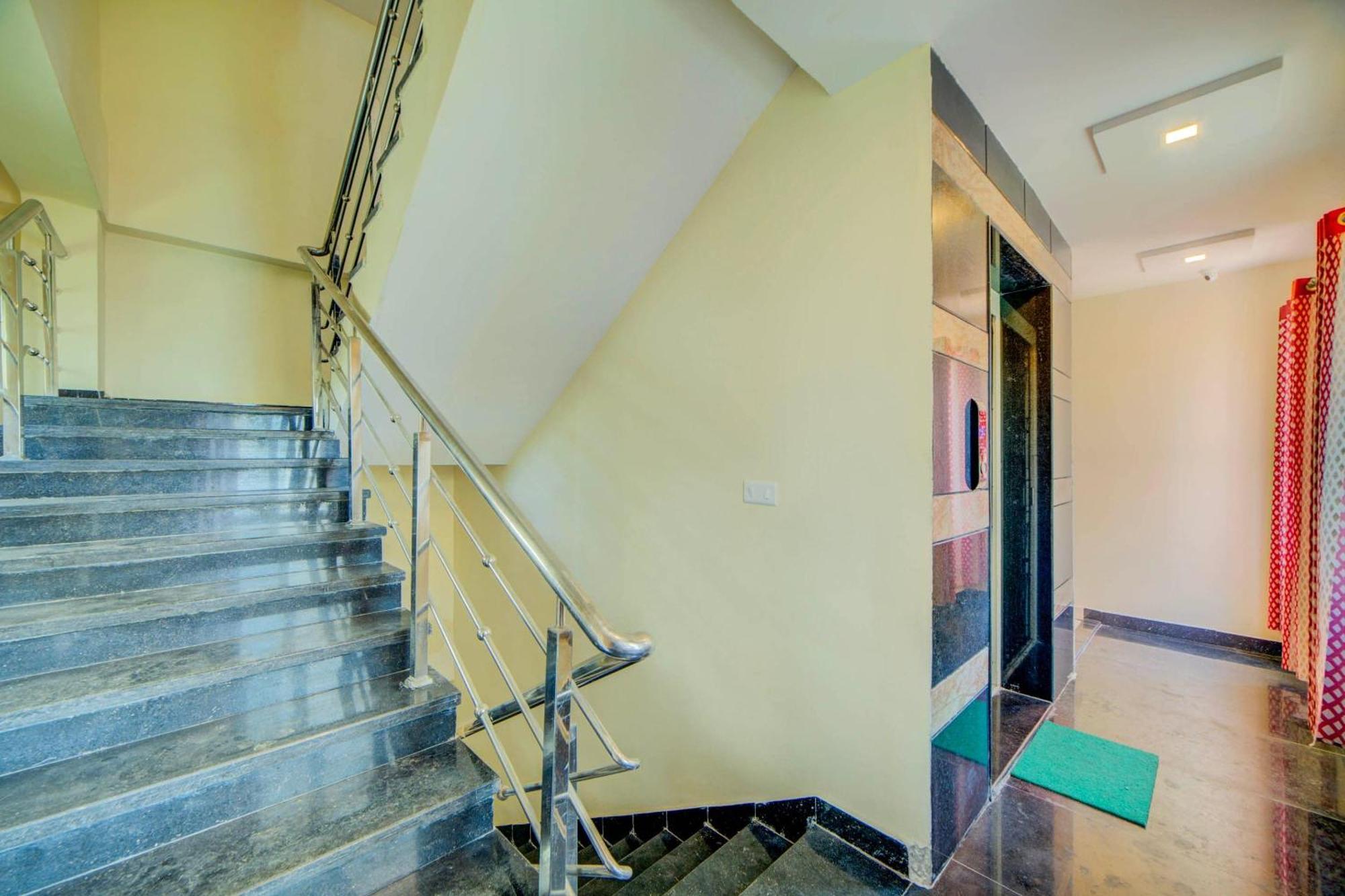 Super Hotel O White Ridge Sururnagar Εξωτερικό φωτογραφία